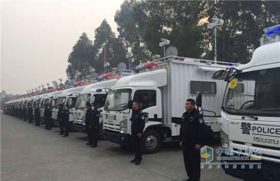 中国警用卡车图集警察货车