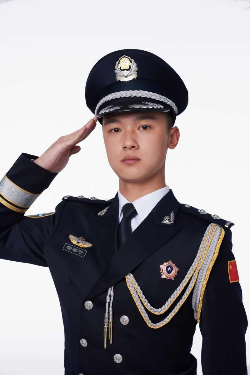 金辉警用器材专卖店分享消息:2021年1月10日是首个中国人民警察